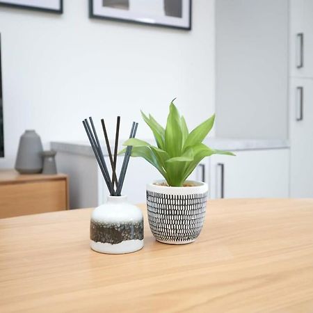 A Stylish Apartment With Parking In Preston Preston  Bagian luar foto