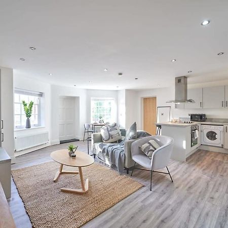 A Stylish Apartment With Parking In Preston Preston  Bagian luar foto