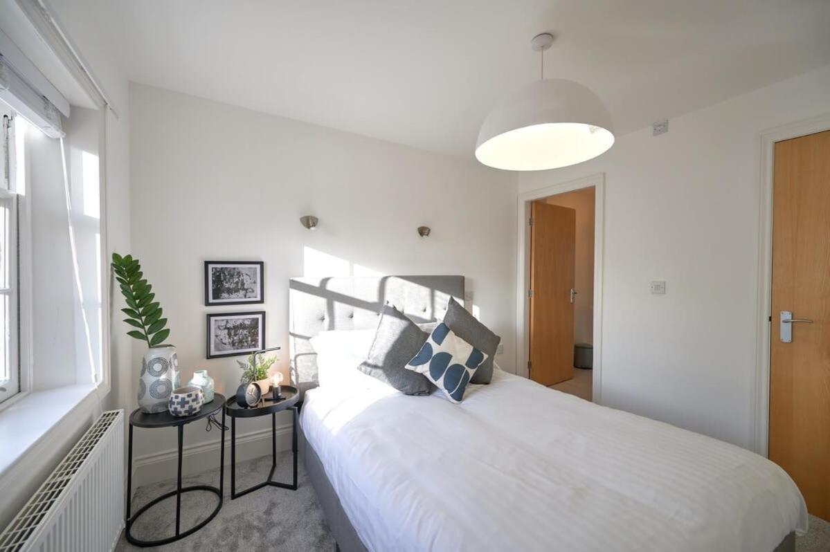 A Stylish Apartment With Parking In Preston Preston  Bagian luar foto