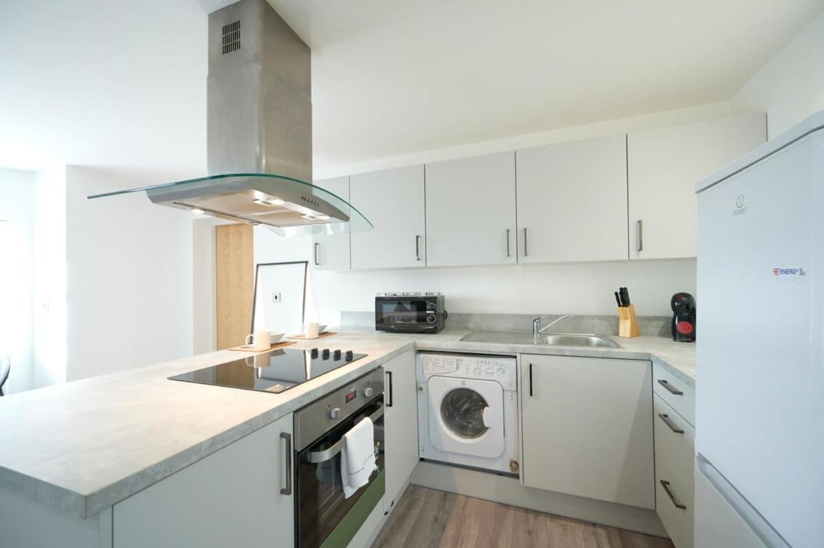 A Stylish Apartment With Parking In Preston Preston  Bagian luar foto